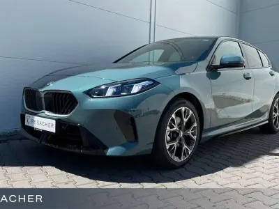 Neu BMW 120 Performance 170 PS (125 kW) 2026 Cape york grün metallic Kleinwagen