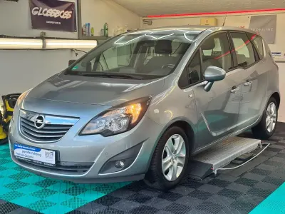 Gebraucht Opel Meriva Innovation 101 PS (74 kW) 2010 Silber Van / Kleinbus