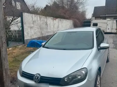 Gebraucht VW Golf VI 82 PS (60 kW) 2009 Silber Kleinwagen