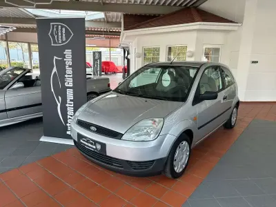 Gebraucht Ford Fiesta Ambiente 80 PS (58 kW) 2003 Silber Kleinwagen