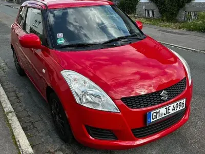 Gebraucht Suzuki Swift Club 94 PS (69 kW) 2011 Rot Kleinwagen
