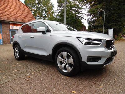 Gebraucht Volvo XC40 Momentum 150 PS (110 kW) 2019 Glacier silver / metallic SUV