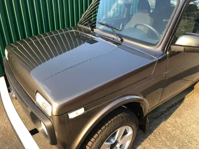 Neu Lada niva 83 PS (61 kW) 2026 Braun SUV