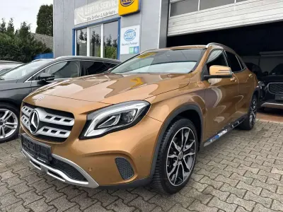 Gebraucht Mercedes GLA200 156 PS (114 kW) 2018 Beige SUV