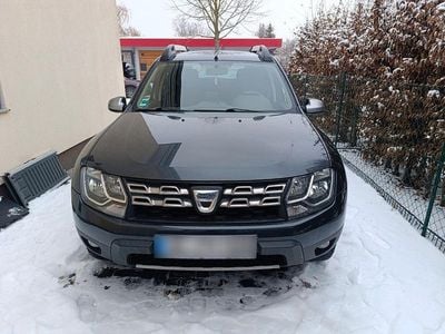 Gebraucht Dacia Duster Celebration 125 PS (91 kW) 2015 Grau SUV