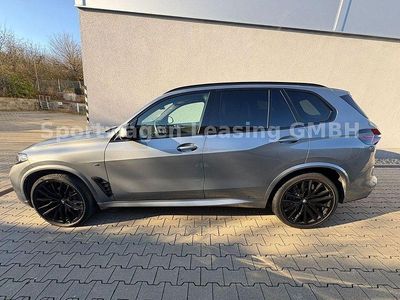 Grau Gebraucht 2025 BMW X5 M Sport SUV | 80.300 € (Etwas zu teuer)