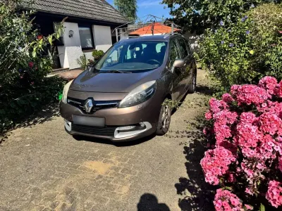 Gebraucht Renault Grand Scénic III Expression 110 PS (80 kW) 2014 Braun Van / Kleinbus