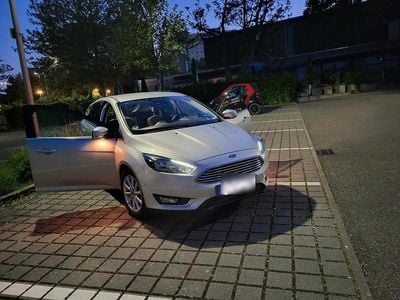 Gebraucht Ford Focus 125 PS (91 kW) 2015 Grau Limousine