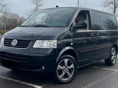Second-hand VW T5 Highline 170 CP (125 kW) 2008 Negru Van