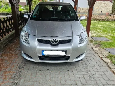 Gebraucht Toyota Auris Sol 124 PS (91 kW) 2008 Silber Kleinwagen