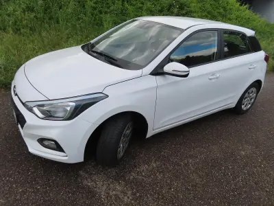 Gebraucht Hyundai i20 Active 75 PS (55 kW) 2019 Weiß Kleinwagen