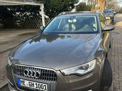 Grau Gebraucht 2012 Audi A6 Allroad Kombi | 12.750 € (Guter Preis)