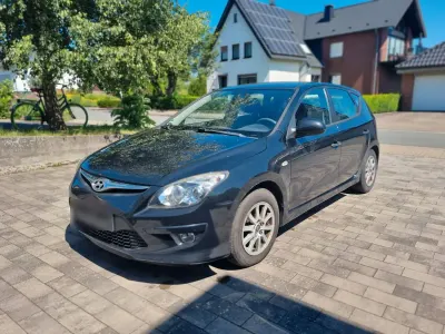 Gebraucht Hyundai i30 Classic 90 PS (66 kW) 2010 Schwarz Limousine