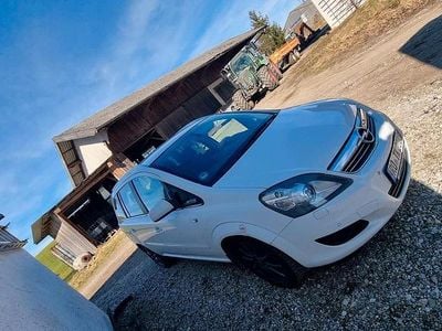 Gebraucht Opel Zafira 135 PS (99 kW) 2010 Weiß Van / Kleinbus