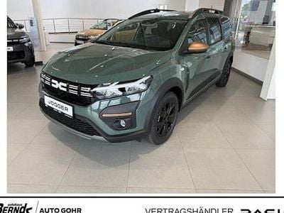 Neu Dacia Jogger Extreme 141 PS (103 kW) 2025 Grün Van / Kleinbus