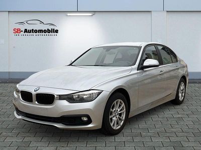 Glaciersilber metallic Gebraucht 2016 BMW 318 Advantage Limousine | 15.998 € (Fairer Preis)