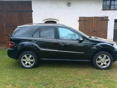 Gebraucht Mercedes ML320 230 PS (169 kW) 2006 Schwarz SUV