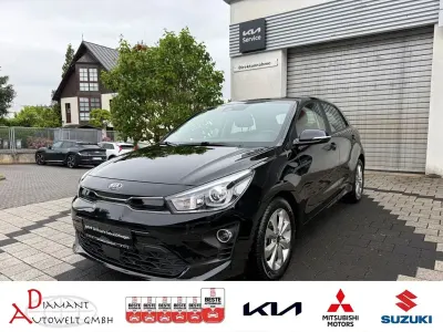 Używany Kia Rio Vision 101 KM (74 kW) 2021 Czarny Sedan/Limuzyna
