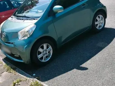 Gebraucht Toyota iQ 68 PS (50 kW) 2010 Grün Kleinwagen