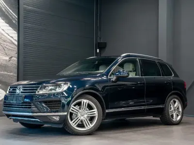 Gebraucht VW Touareg Exclusive 262 PS (192 kW) 2015 Blau SUV