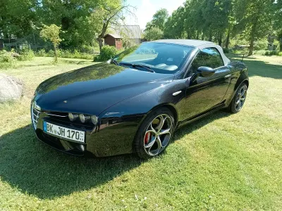 Käytetty Alfa Romeo Spider 200 HP (147 kW) 2010 Musta Avoauto