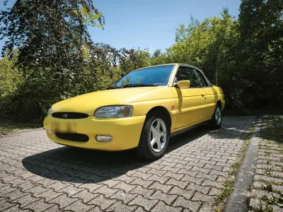 Gebraucht Ford Escort Cabriolet 90 PS (66 kW) 1996 Gelb Cabrio