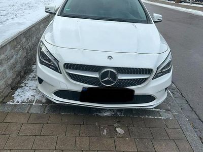 Weiß Gebraucht 2018 Mercedes CLA200 Limousine | 12.500 € (Superpreis)