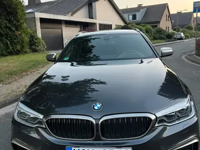 Gebraucht BMW M550 400 PS (294 kW) 2017 Grau Limousine
