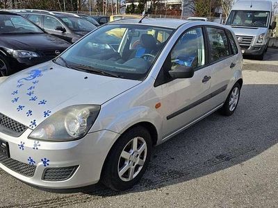 Gebraucht Ford Fiesta 60 PS (44 kW) 2007 Silber Kleinwagen