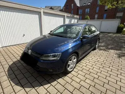 Usado VW Jetta Comfortline 122 HP (89 kW) 2012 Azul Sedan