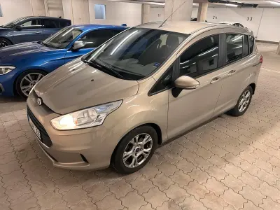 Używany Ford B-MAX 105 KM (77 kW) 2013 Srebrny Minivan