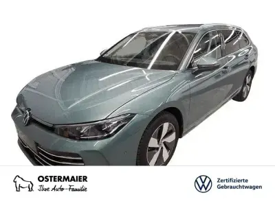 Gebraucht VW Passat Elegance 150 PS (110 kW) 2025 Maripositgrün Kombi
