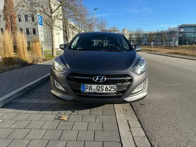 Gebraucht Hyundai i30 Classic 110 PS (80 kW) 2015 Grau Kombi