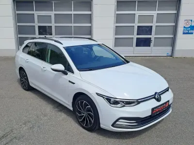 Gebraucht VW Golf VIII Sportline 131 PS (96 kW) 2023 Andere Limousine