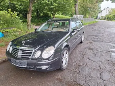 Gebraucht Mercedes E500 Avantgarde 387 PS (284 kW) 2006 Schwarz Kombi