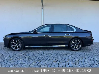 Gebraucht BMW i7 400 kW (544 PS) 2024 Sophistograu metallic Limousine