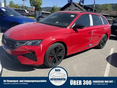 Nuova Skoda Octavia RS 265 CV (194 kW) 2026 Rosso Station wagon