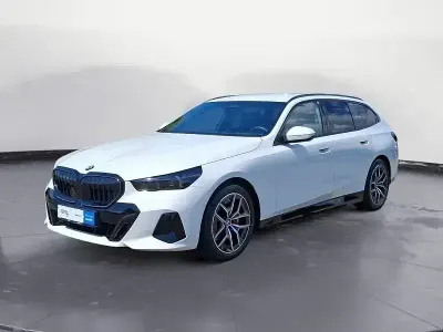 Gebraucht BMW 540 M Sport 303 PS (222 kW) 2025 Weiß Kombi