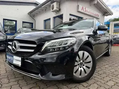 Gebraucht Mercedes C180 156 PS (114 kW) 2019 Schwarz Kombi
