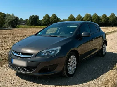 Gebraucht Opel Astra 140 PS (102 kW) 2015 Grau Limousine