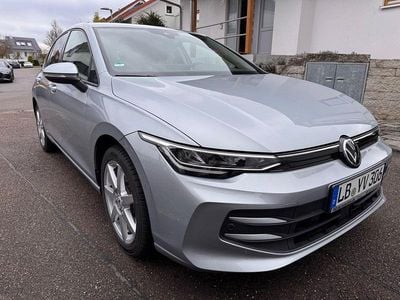 Gebraucht VW Golf VIII Life 150 PS (110 kW) 2025 Silber Limousine