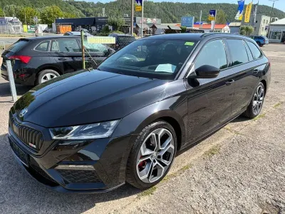 Gebraucht Skoda Octavia RS 200 PS (147 kW) 2023 Cerna magic/black magic (metallic) Kombi