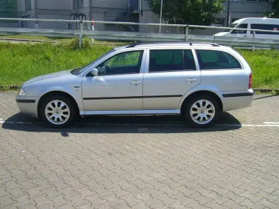 Używany Skoda Octavia Style 102 KM (75 kW) 2004 Srebrny Kombi