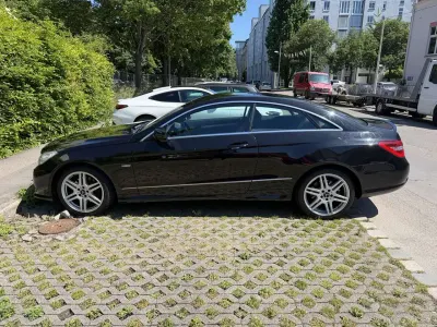Gebraucht Mercedes E350 292 PS (214 kW) 2010 Schwarz Coupé