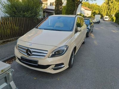 Mercedes B200