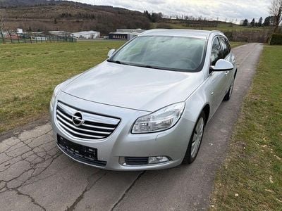 Gebraucht Opel Insignia Edition 160 PS (117 kW) 2011 Silber Kombi