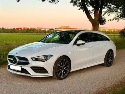 Gebraucht Mercedes CLA200 Shooting Brake AMG line 163 PS (119 kW) 2019 Weiß Kombi