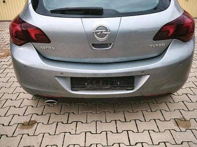 Silber Gebraucht 2011 Opel Astra Limousine | 4.200 € (Guter Preis)