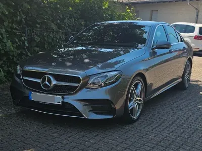 Gebraucht Mercedes E220 AMG line 194 PS (142 kW) 2018 Grau Limousine