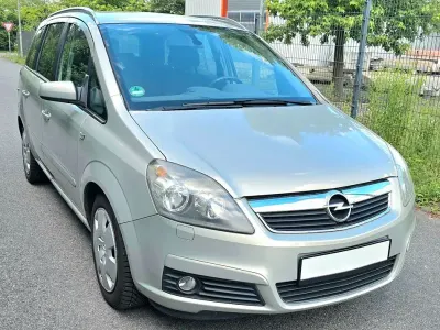 Gebraucht Opel Zafira 101 PS (74 kW) 2007 Silber Van / Kleinbus